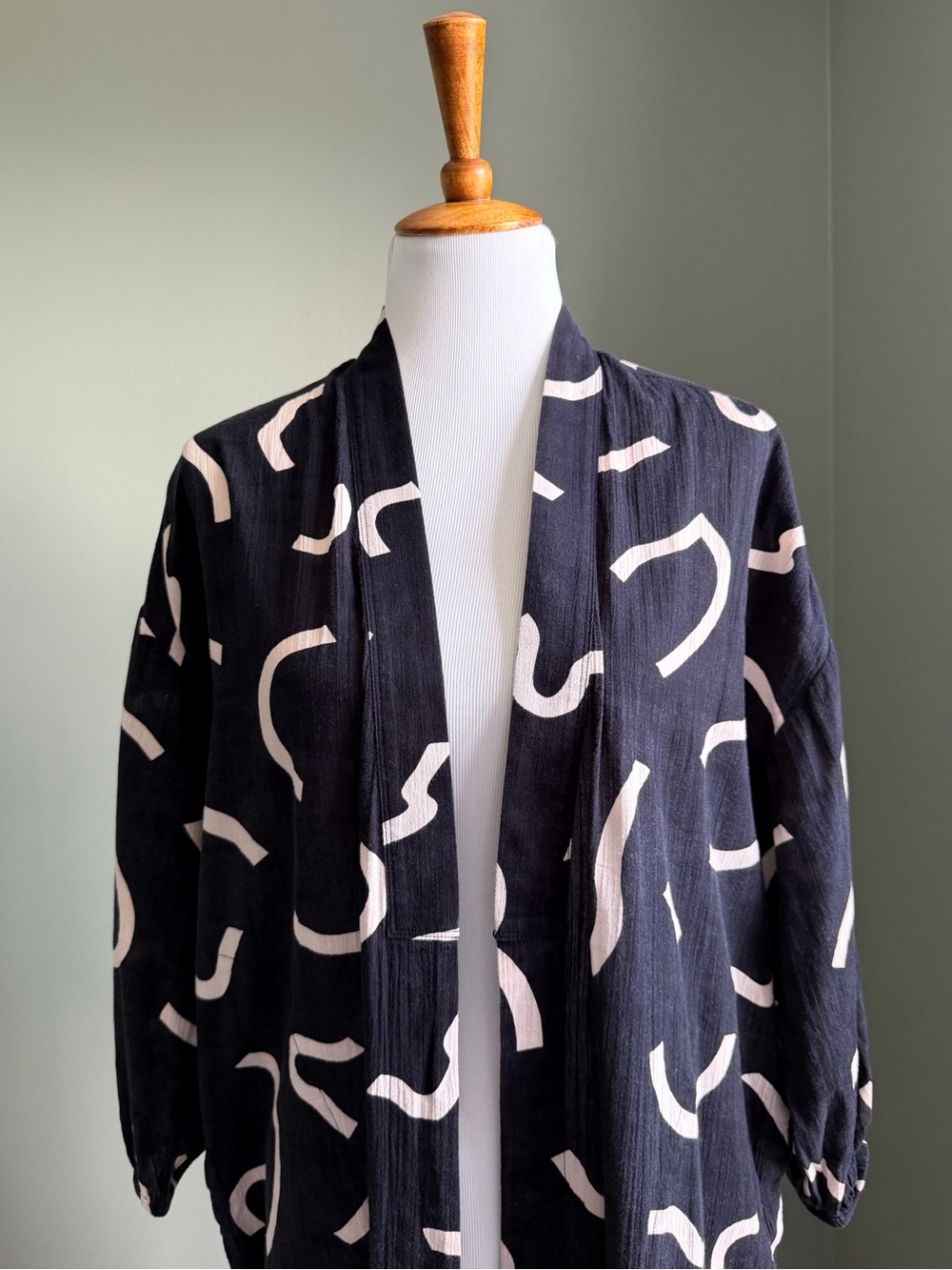 Madewell Abstract Print Lightweight kimono in Black & White Size Medium